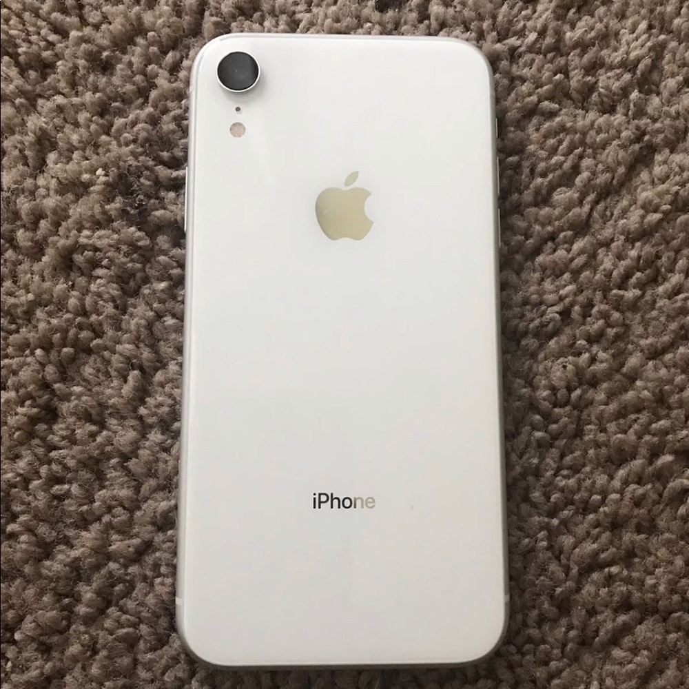 iPhone XR White 256 gigs